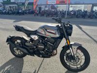 MOTO MORINI SEIEMMEZZO STR 650