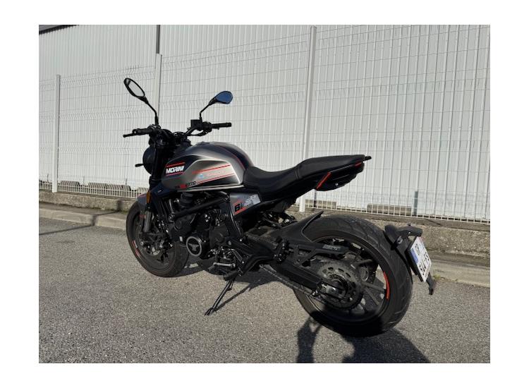 MOTO MORINI SEIEMMEZZO STR 650
